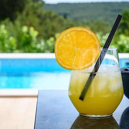 B4 Villa Dubrava (Sibenik-Knin)
