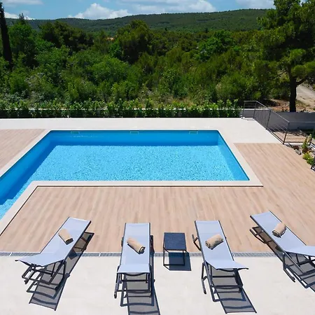 B4 Villa
