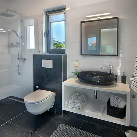 Villa B4
