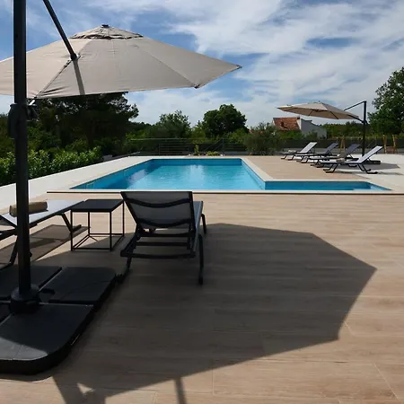 B4 * Dubrava (Sibenik-Knin)