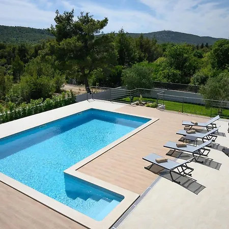 Villa B4