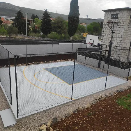 B4 Villa *